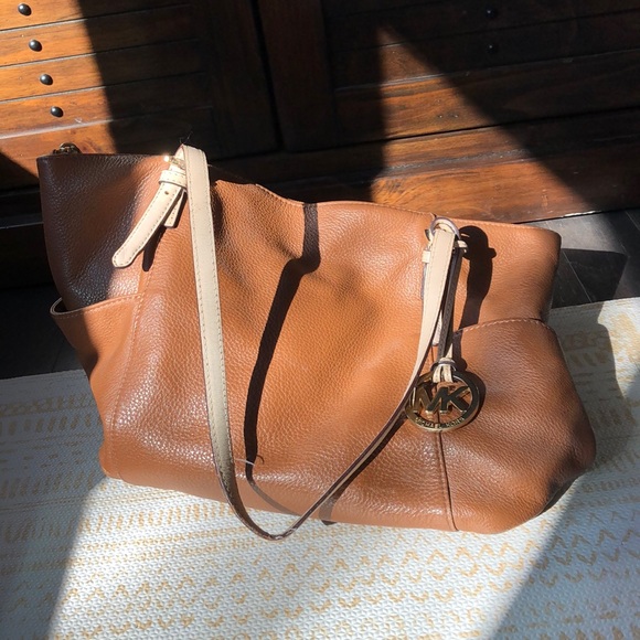 Michael Kors purse - Picture 1 of 3